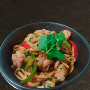 Noodles with vegetables, chicken and prawns
